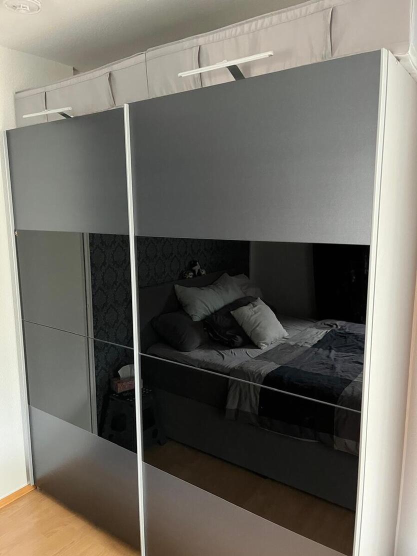 Helle 3,5-Zimmer-Galeriewohnung in Mockritz mit Balkon ( EBK + weitere Möbel können erworben werden) 2.5 zimmer