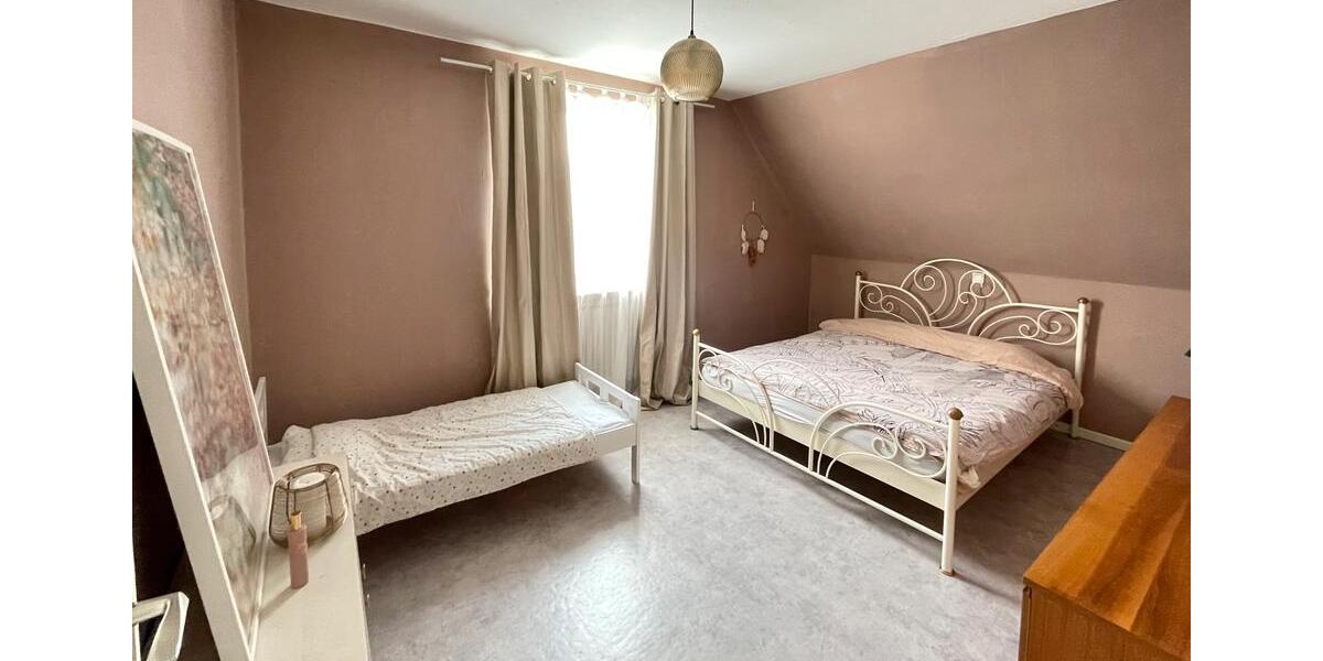 Großzügiges Einfamilienhaus mit Traumgarten und Anliegerwohnung 7 zimmer