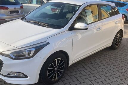 Hyundai i20 56.945 km 12.850 &euro; Bergen 18528