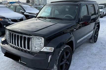 Jeep Cherokee 255.000 km 4.990 &euro; München 81829