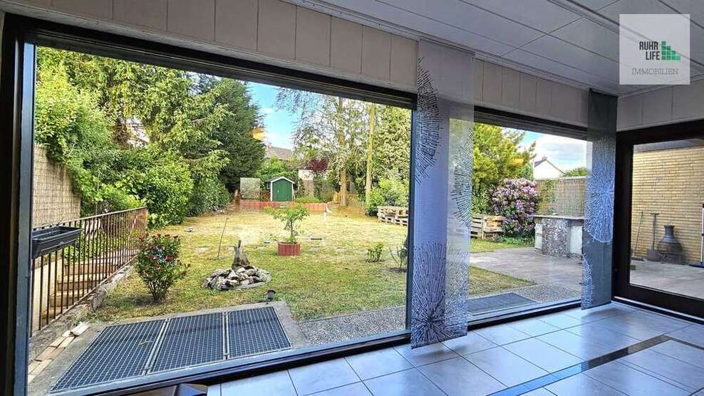 Haus zum Kaufen in Moers 550.000 € 241 m²