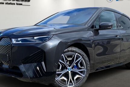 BMW iX 5.990 km 114.923 € Nürtingen 72622