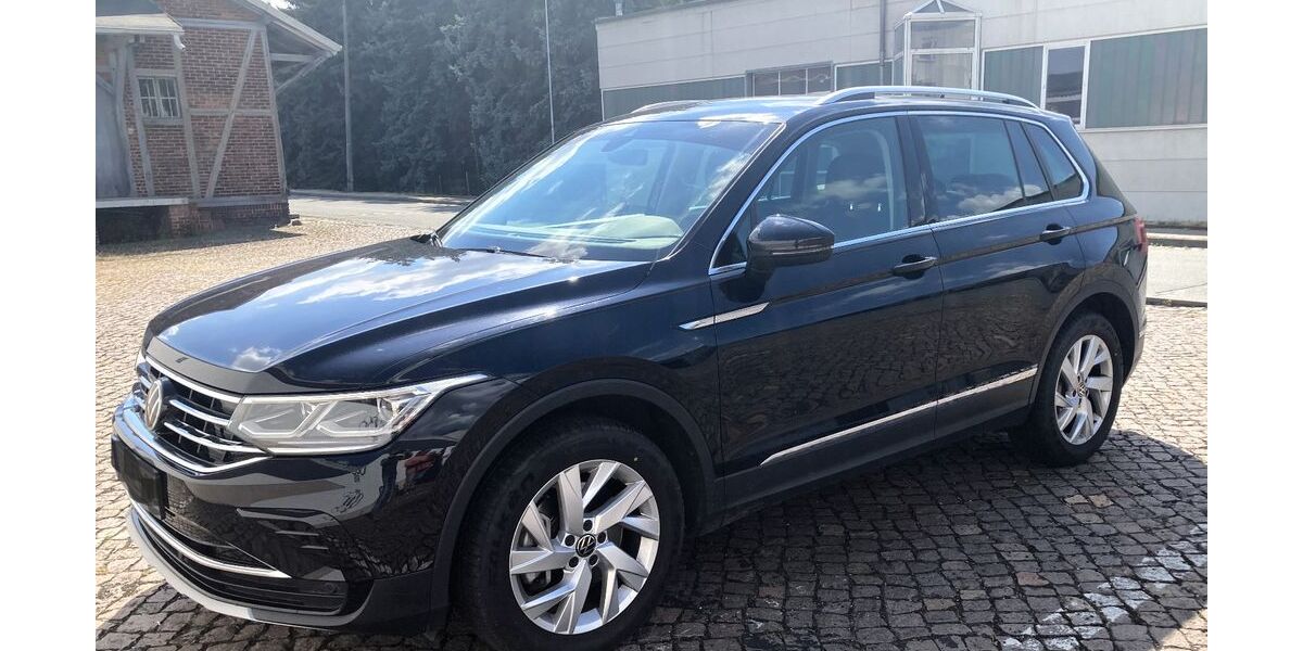 VW Tiguan 64.000 km 28.900 &euro; Riesa 01587