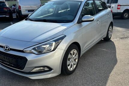 Hyundai i20 99.000 km 7.500 &euro; Magstadt 71106