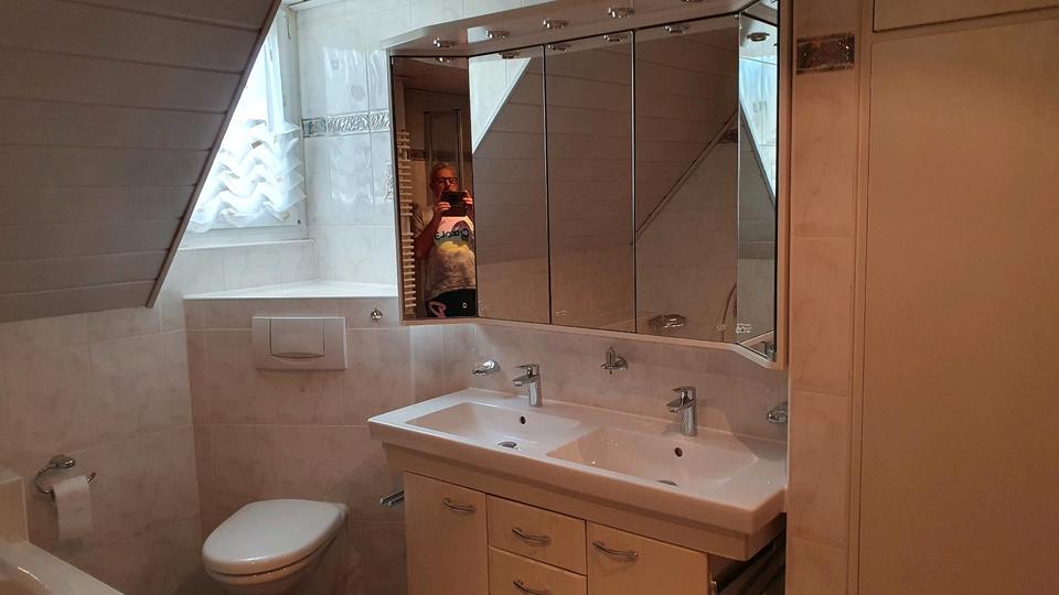 Dachgeschoßwohnung Regensburg Gallingkofen - 4 Zimmer, 130 m&sup2;, 1.200&euro; | Angebot:25022768