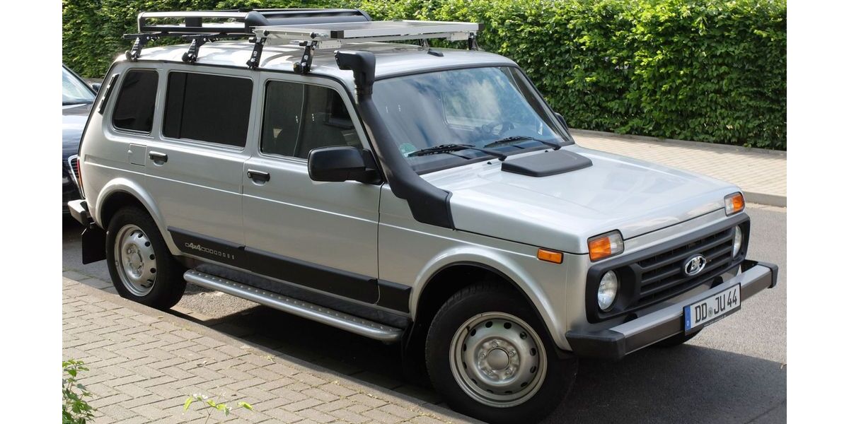 Lada Niva 30.600 km 14.600 &euro; Dresden 01309