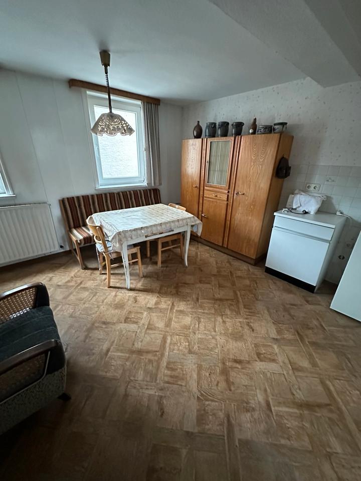 9 Zimmer Haus mit grossem Hof zum mieten zimmer