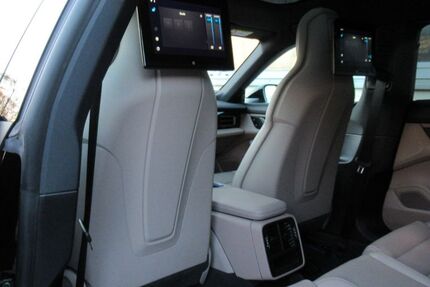 Porsche Taycan 4.000 km 88.950 &euro; Gauting bei Starnberg 82131