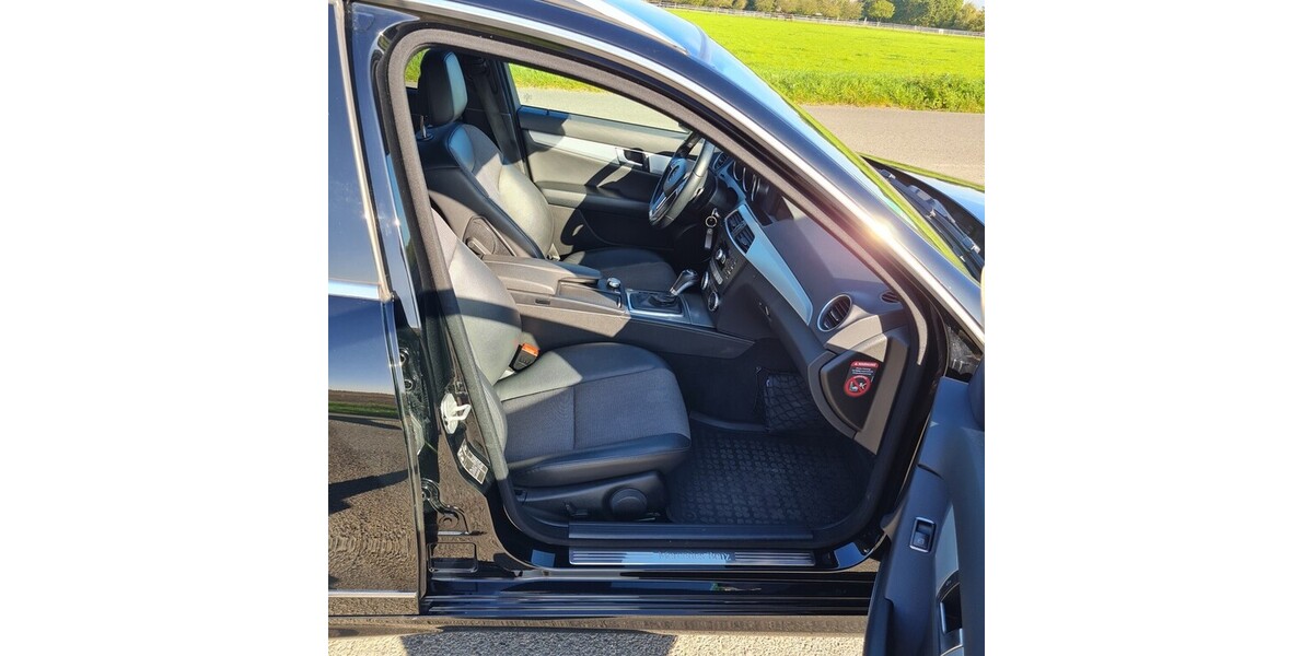 Mercedes-Benz C 200 232.000 km 13.500 &euro; Krefeld 47798