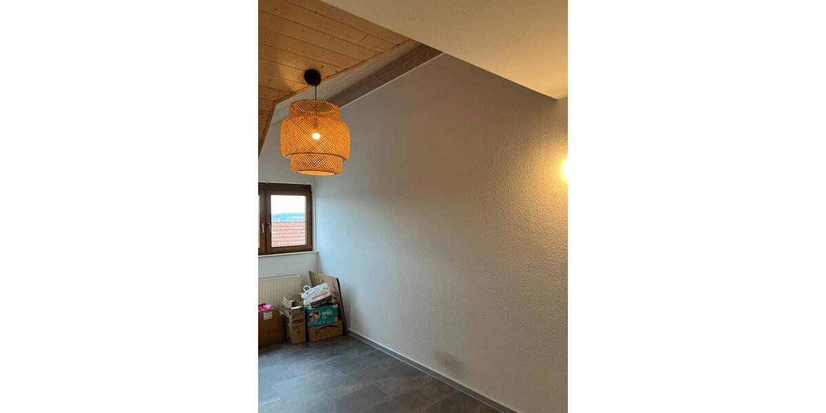 Dachgeschoßwohnung Aalen Dewangen - 4.5 Zimmer, 95 m&sup2;, 1.200&euro; | Angebot:26407612