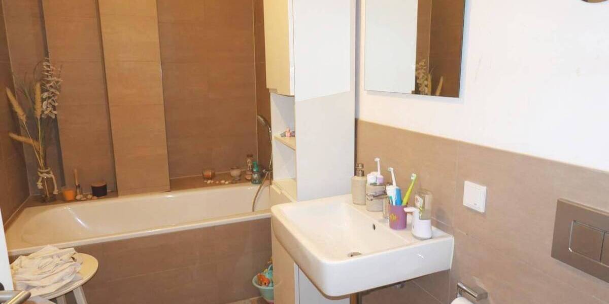 Etagenwohnung Düsseldorf Flingern Nord - 3 Zimmer, 85 m&sup2;, 1.430&euro; | Angebot:26869423