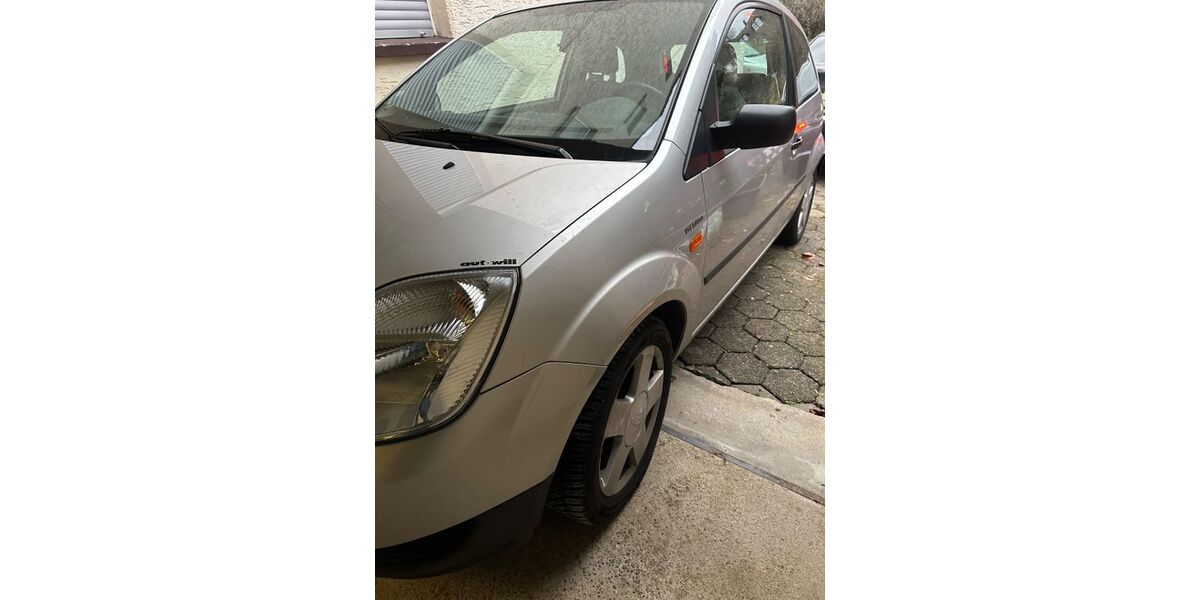 Ford Fiesta 56.000 km 3.150 &euro; Hemer 58675