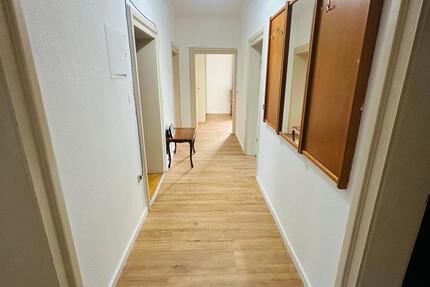 Möbliertes Zimmer in Vierzimmerwohnung 4 zimmer