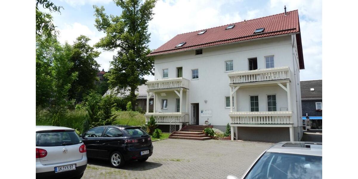2,5 Raum-Wohnung m.Balkon, Küche, Bad (Du,Wanne) voll saniert 2.5 zimmer