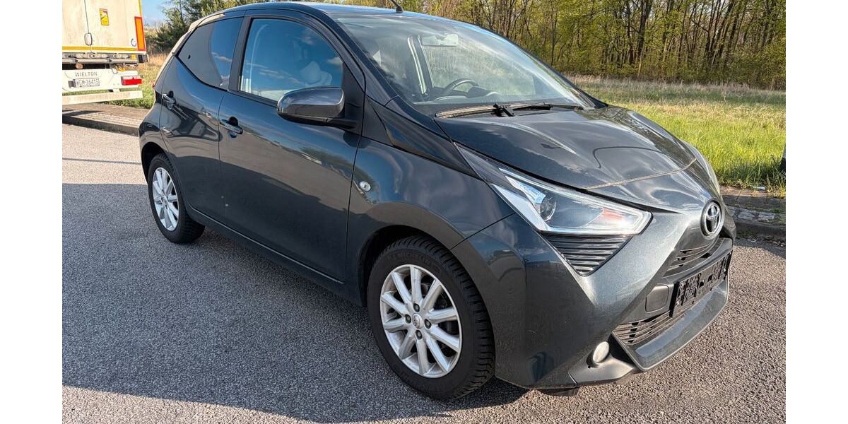 Toyota Aygo (X) 50.000 km 8.500 &euro; Wildau 15745