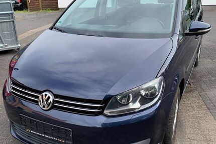 VW Touran 237.383 km 6.990 &euro; Velten 16727
