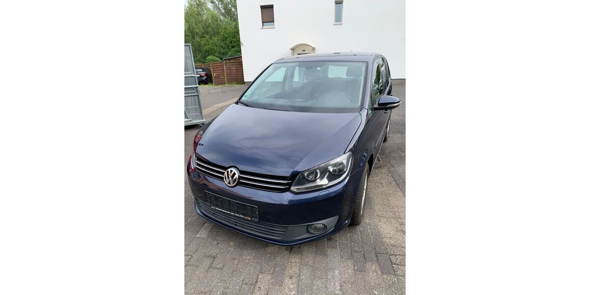 VW Touran 237.383 km 6.990 &euro; Velten 16727