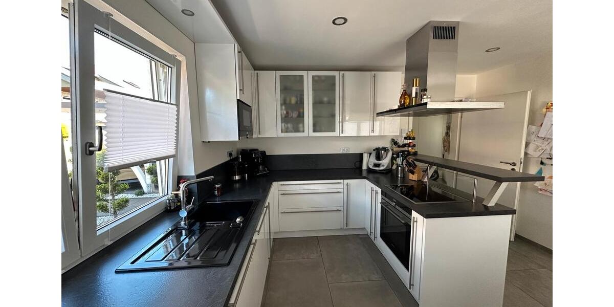 Einfamilienhaus Bergneustadt - 7 Zimmer, 240 m&sup2;, 570.000&euro; | Angebot:26326060