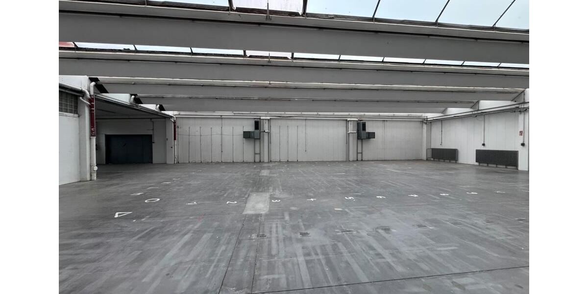 Miete in Werkhalle zimmer