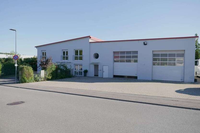 Haus zum Kaufen in Althengstett 1.270.000 € 475.31 m²