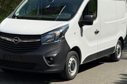 Opel Vivaro 107.300 km 10.499 &euro; Paderborn 33100