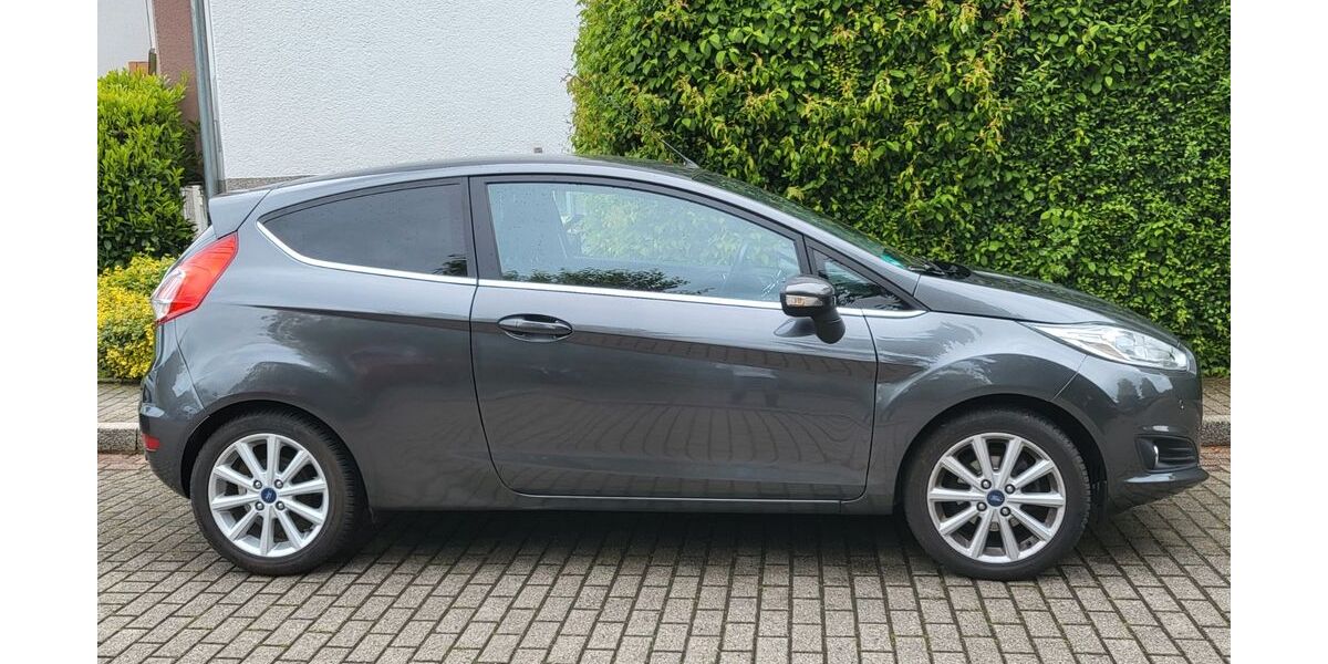 Ford Fiesta 78.050 km 8.200 &euro; Dortmund 44287