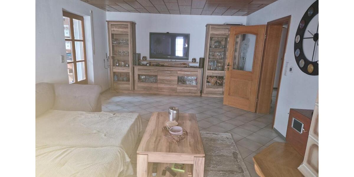 Etagenwohnung Grafling - 4 Zimmer, 120 m&sup2;, 900&euro; | Angebot:26548512