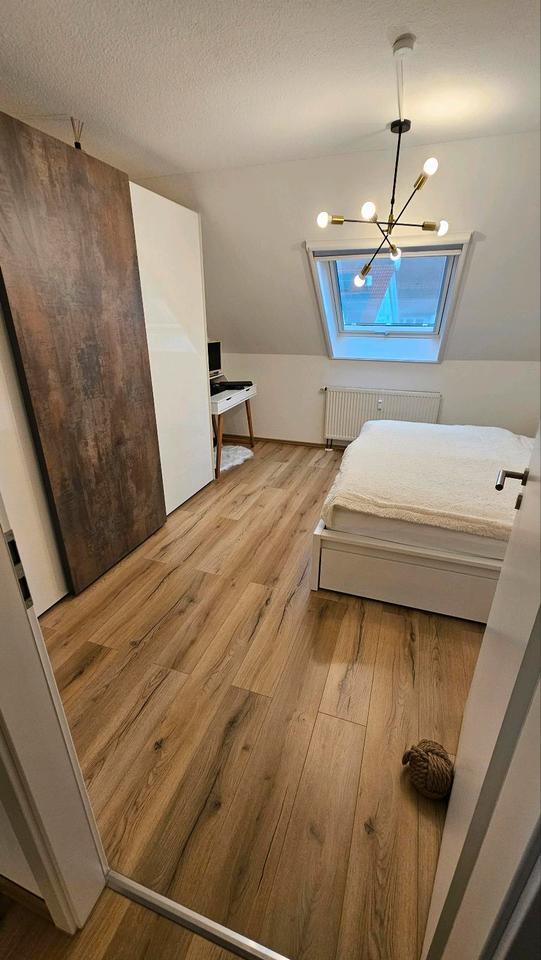 Neuenstadt: Moderne 2,5-Zi.-Wohnung m. Balkon, Top-Lage, Stellpl. zimmer