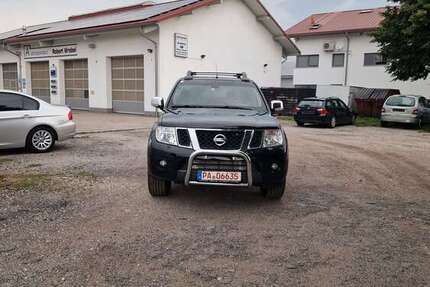 Nissan Navara 245.878 km 8.888 &euro; Pocking 94060