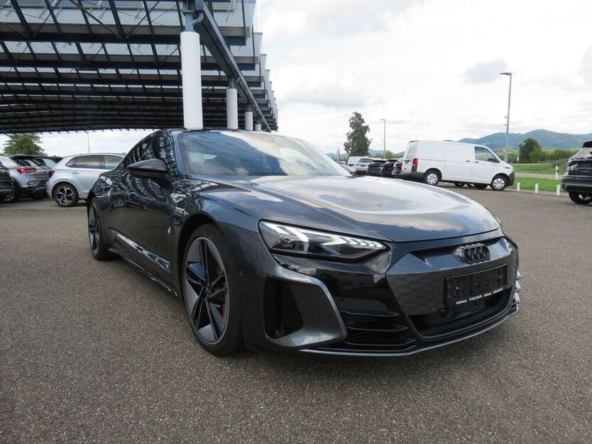 RS e-tron GT