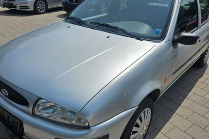 Ford Fiesta 69.260 km 2.450 &euro; Lachen-Speyerdorf 67435