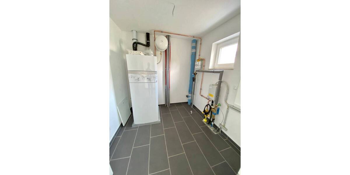 Einziehen und Wohlfühlen! Haushälfte mit Fußbodenheizung, Garage und Garten zu verkaufen! 4 zimmer