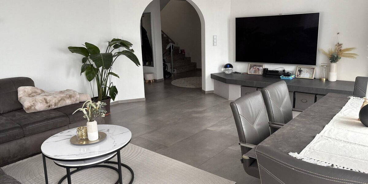 Einfamilienhaus Bergneustadt - 7 Zimmer, 240 m&sup2;, 570.000&euro; | Angebot:26330511