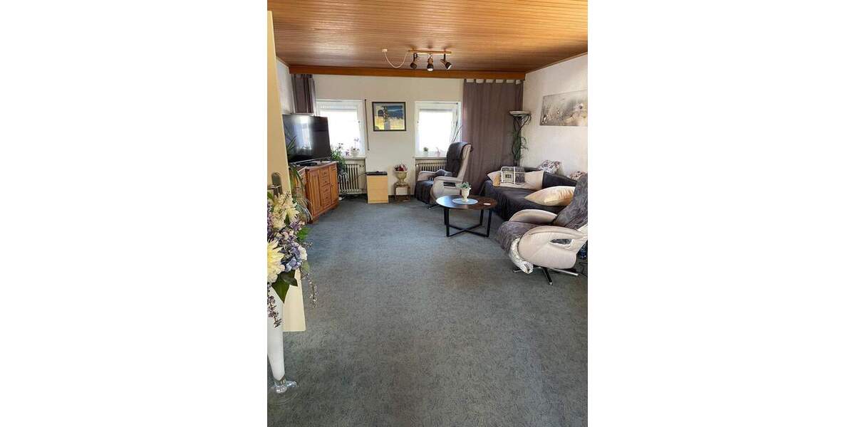 Mehrfamilienhaus, Wohnhaus Niederwerrn - 9 Zimmer, 240 m&sup2;, 430.000&euro; | Angebot:25909016