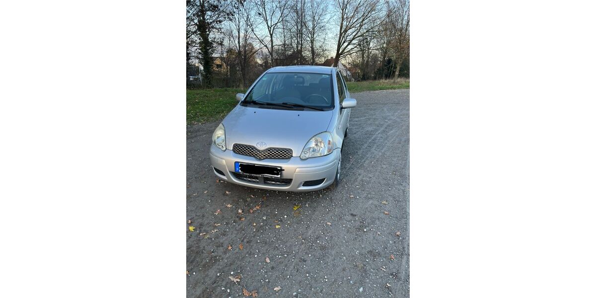 Toyota Yaris 108.000 km 2.699 &euro; Garbsen 30823