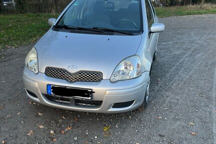 Toyota Yaris 108.000 km 2.999 &euro; Garbsen 30823