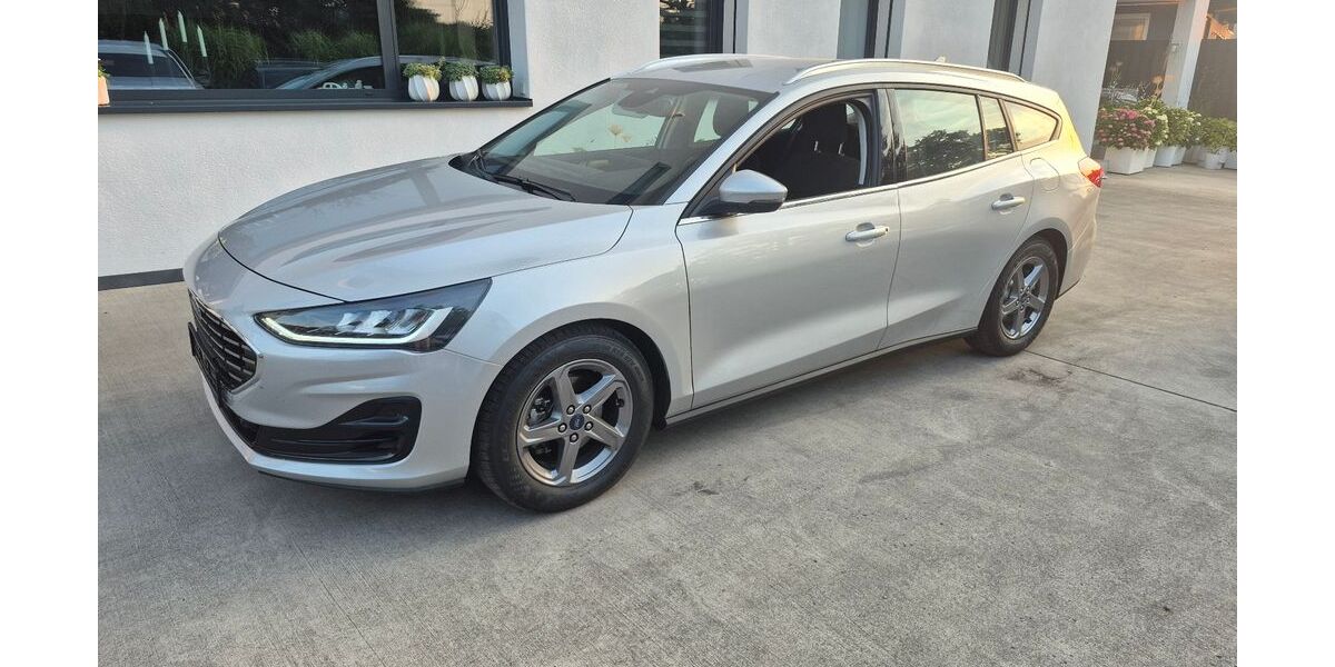Ford Focus 33.687 km 18.900 &euro; Neuenstadt am Kocher 74196