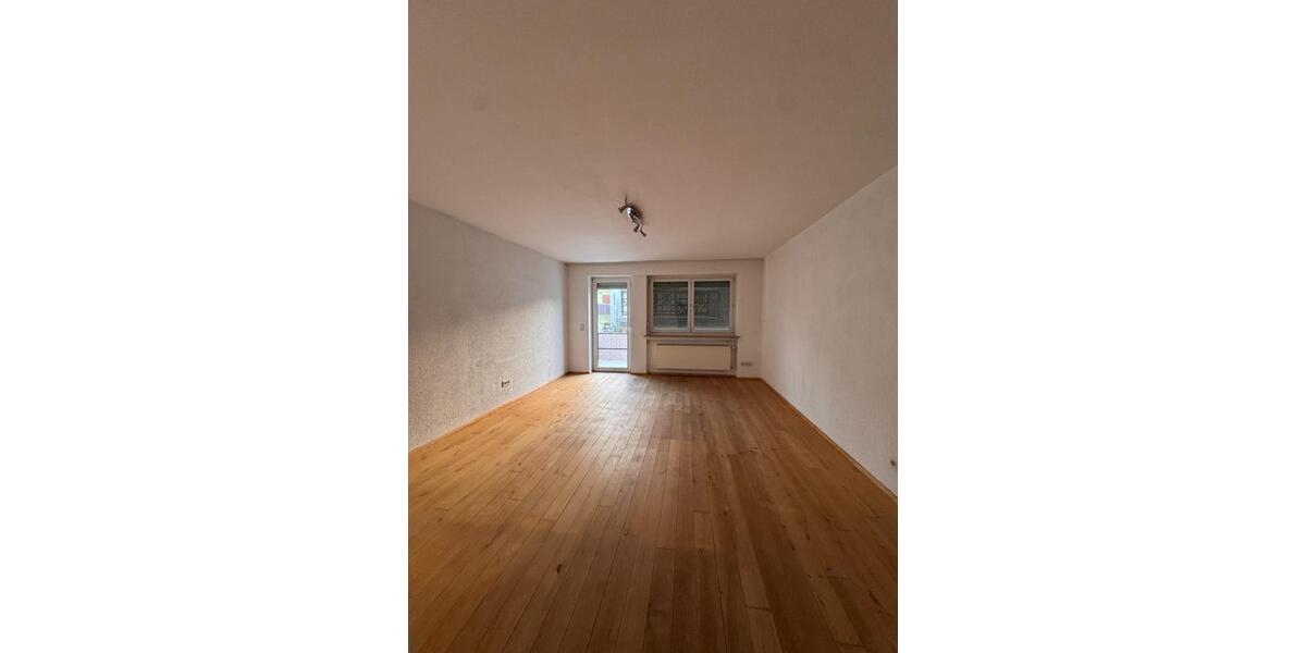 Etagenwohnung Bad Hersfeld - 7 Zimmer, 140 m&sup2;, 850&euro; | Angebot:25025005