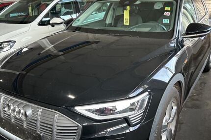 Audi e-tron 33.464 km 26.190 &euro; Nabburg 92507