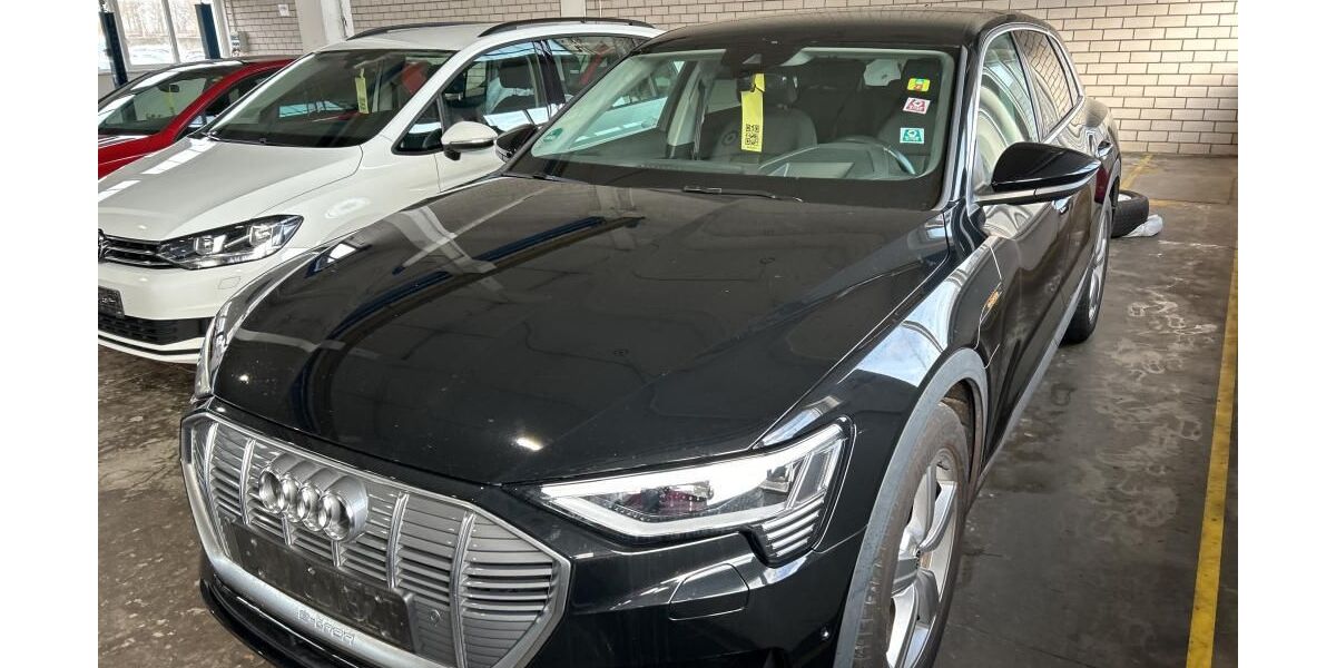 Audi e-tron 33.464 km 26.190 &euro; Nabburg 92507