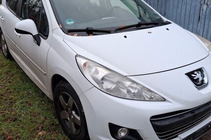 Peugeot 207 171.000 km 2.199 &euro; Freital 01705