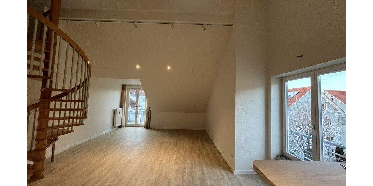 RESERVIERT: Wohnen mit Aussicht zentral in Oberkirch. 2-Zi.-Whg. mit neuer Einbauküche und Balkon sowie Tiefgaragenst... 2 zimmer