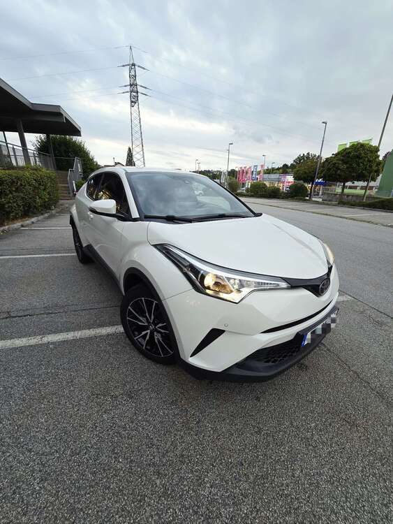 Toyota C-HR 106.000 km 15.990 € Bad Griesbach 94086
