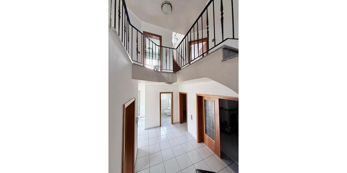 Einfamilienhaus Neuss Allerheiligen - 8 Zimmer, 175 m&sup2;, 3.000&euro; | Angebot:26548062