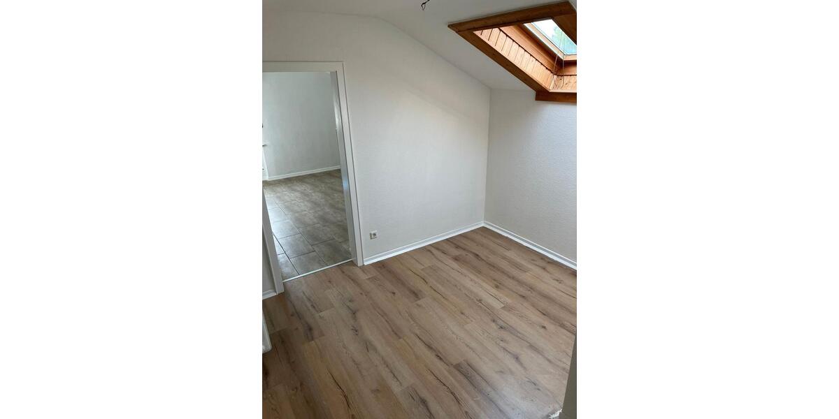 Etagenwohnung Lohmar - 3.5 Zimmer, 95 m&sup2;, 1.015&euro; | Angebot:26279667