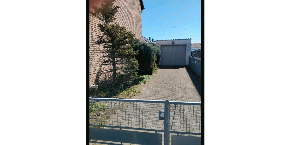 Reihenhaus Bornheim - 5 Zimmer, 100 m&sup2;, 1.550&euro; | Angebot:25333100