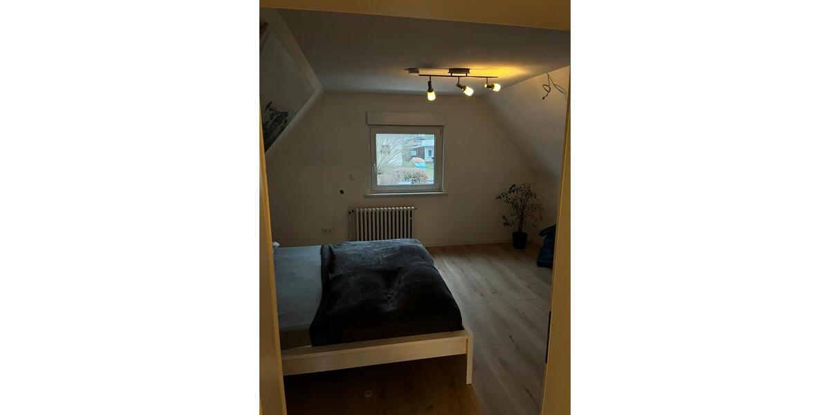 Einfamilienhaus Bad Emstal - 7 Zimmer, 150 m&sup2;, 1.200&euro; | Angebot:25104371