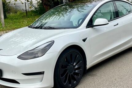 Tesla Model 3 84.000 km 27.490 &euro; Flörsheim am Main 65439