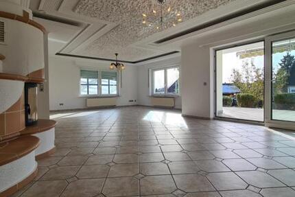 Exklusives neuwertiges Wohnhaus in schöner Stadtrandlage - Haus Homburg | Angebot:26882575