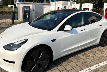 Tesla Model 3 50.000 km 25.300 &euro; Frankfurt 60599